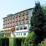 Ambassador Hotel 3*